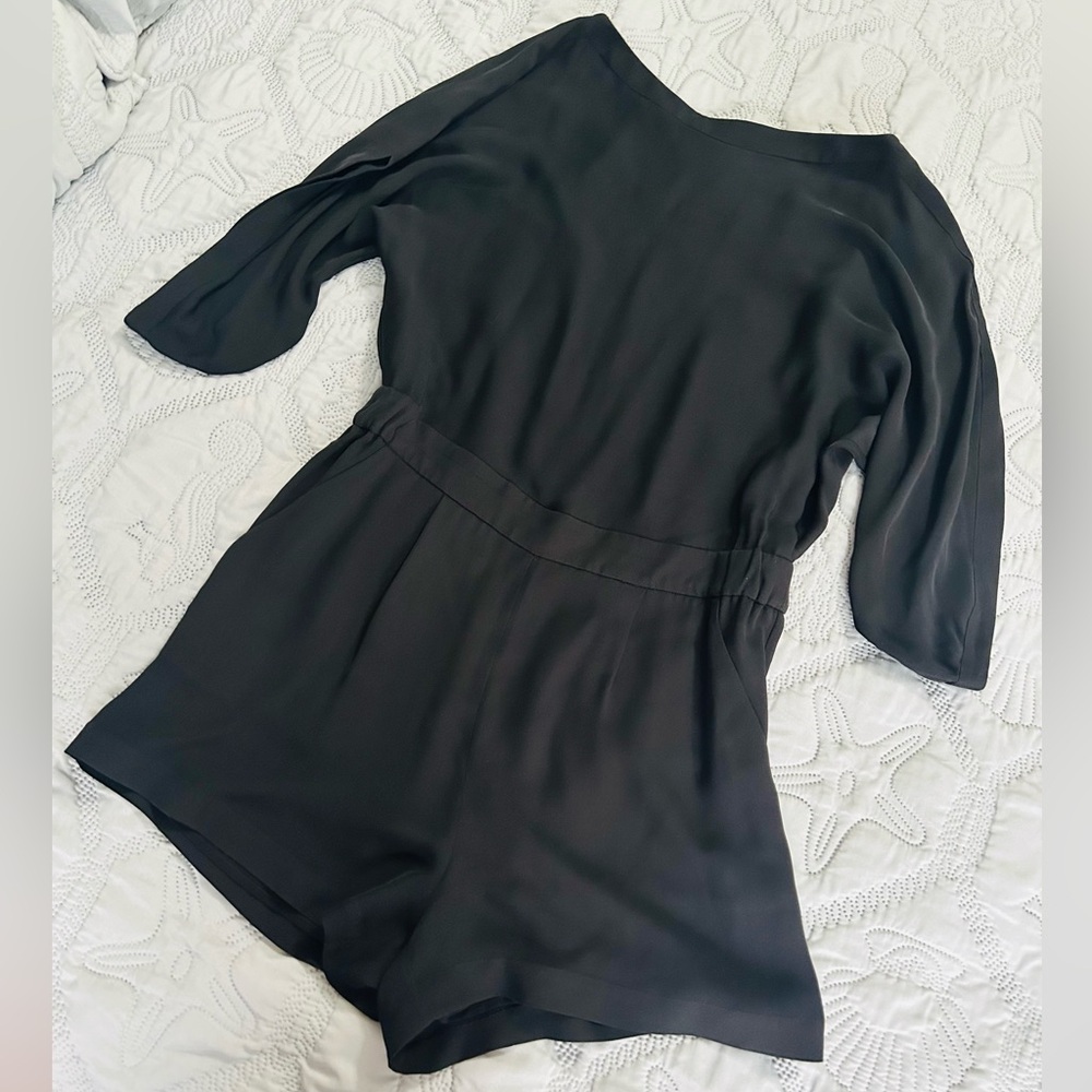 Diane Von Furstenberg Elegant Black Garment